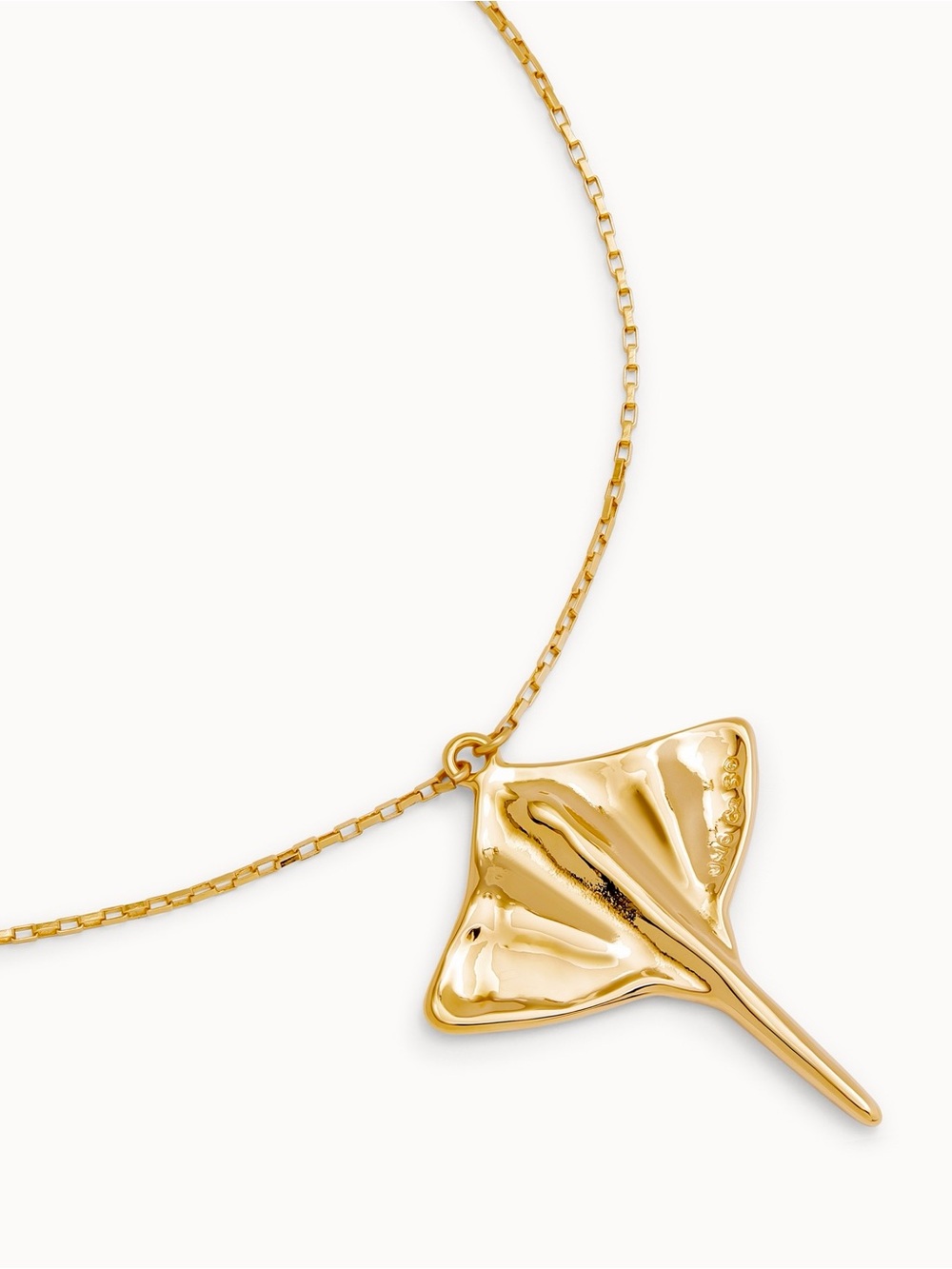 UNO de 50 Gold Manta Ray Pendant Necklace
